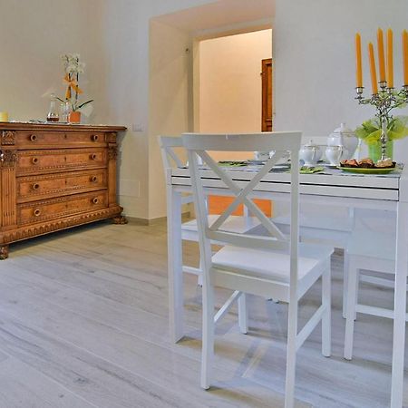 1 Bedroom Gorgeous Apartment In 아레초 외부 사진