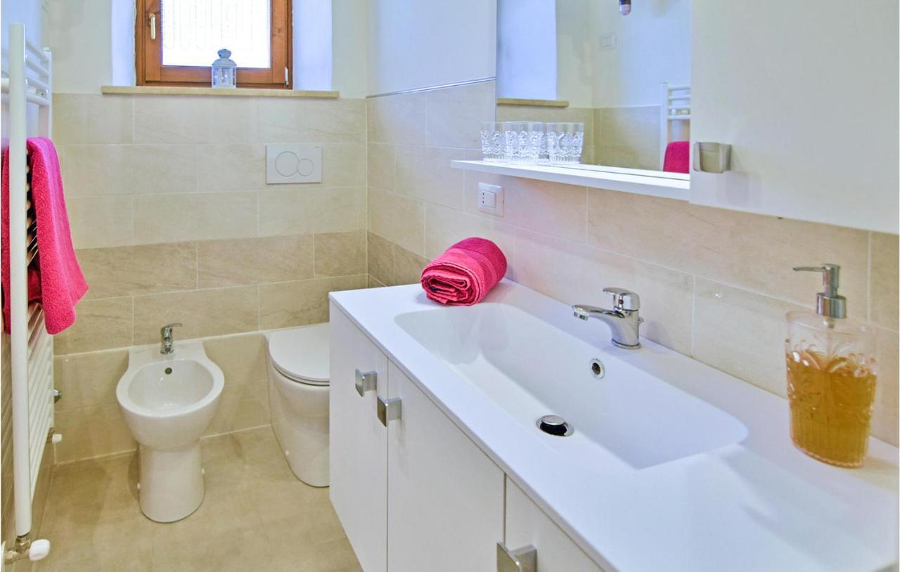 1 Bedroom Gorgeous Apartment In 아레초 외부 사진