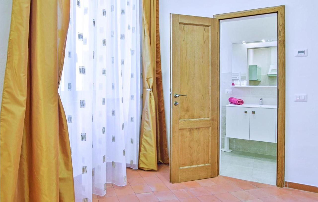 1 Bedroom Gorgeous Apartment In 아레초 외부 사진